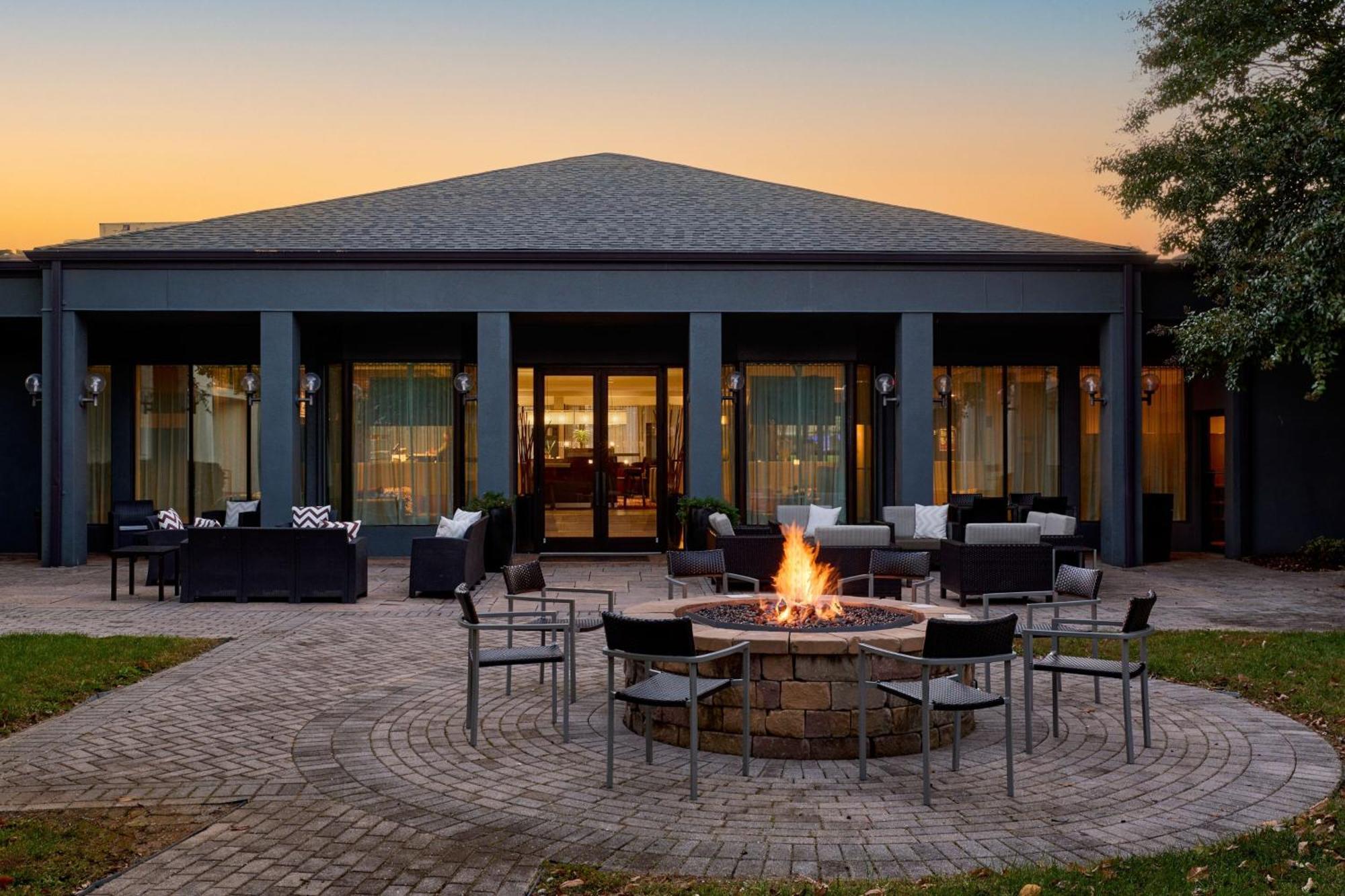 Hotel Courtyard By Marriott Fairfax Fair Oaks Exterior foto